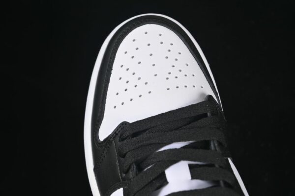 AJ 1 Low Panda IO3393-010