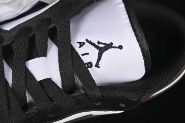 AJ 1 Low Panda IO3393-010