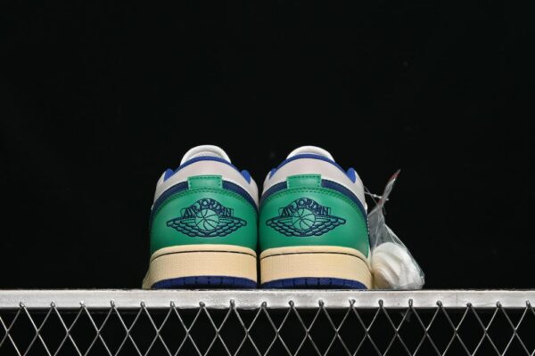 AJ 1 Low Rare Air 553558-147