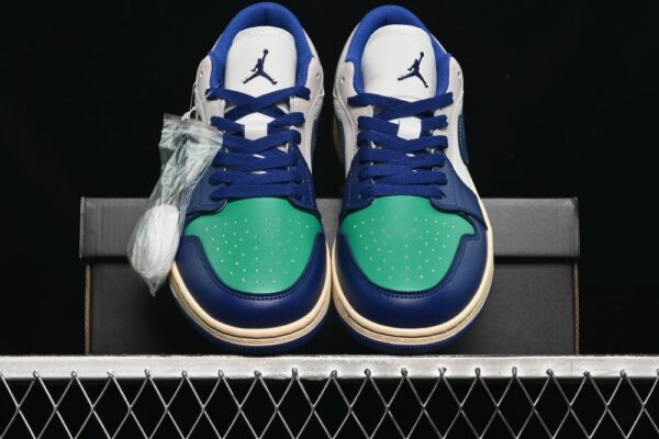 AJ 1 Low Rare Air 553558-147