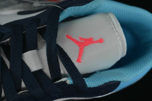 AJ 1 Low Blue Chill 553558-149