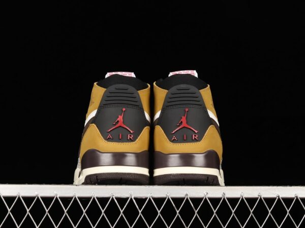 AJ Legacy 312 Mid Rookie of the Year AV3922-102