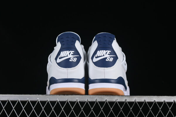 AJ 4 Retro SB Navy DR5415-100