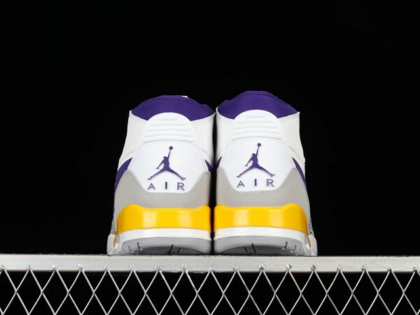 AJ Legacy 312 Mid Lakers AV3922-157