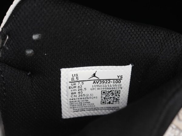 AJ Legacy 312 Mid Flip AV3922-100