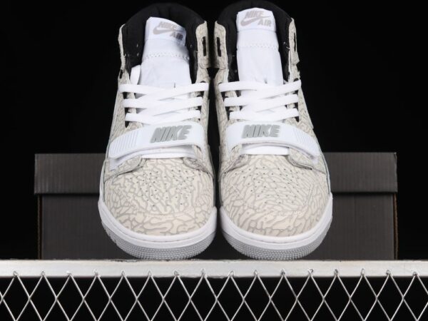 AJ Legacy 312 Mid Flip AV3922-100