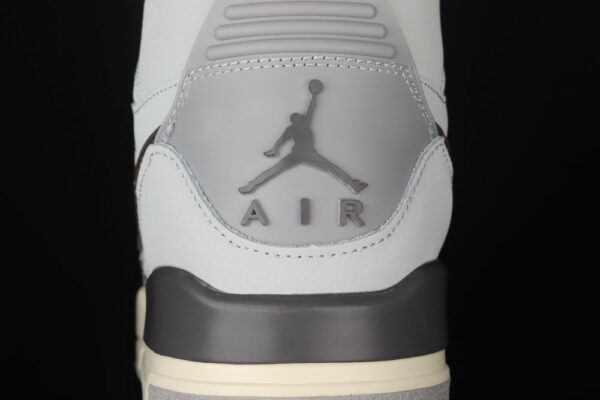 AJ Legacy 312 Mid Wolf Grey AV3922-002