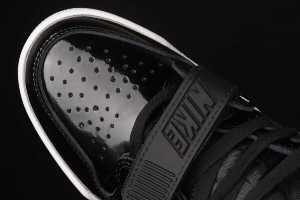 AJ Legacy 312 Mid Black Gold AV3922-007