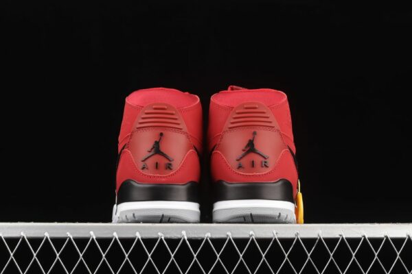 AJ Legacy 312 Mid Toro AV3922-601