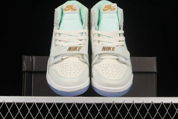 AJ Legacy 312 Mid Sail Pistachio Frost DR8486-131