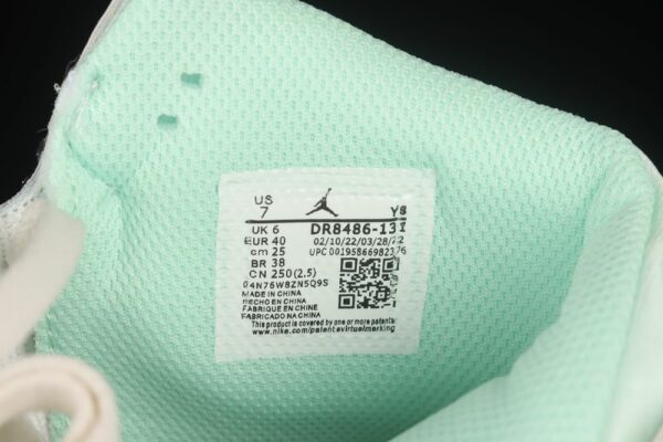 AJ Legacy 312 Mid Sail Pistachio Frost DR8486-131