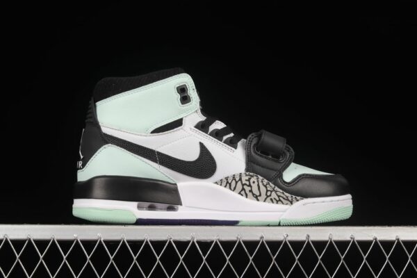 AJ Legacy 312 Mid Igloo AV3922-013