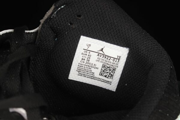 AJ Legacy 312 Mid Igloo AV3922-013
