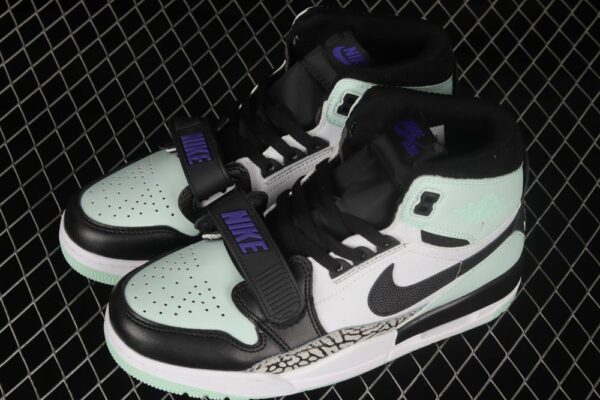 AJ Legacy 312 Mid Igloo AV3922-013