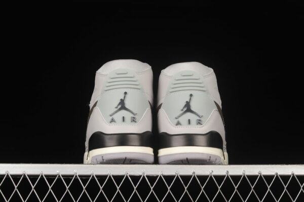 AJ Legacy 312 Mid Wolf Grey AT4040-002