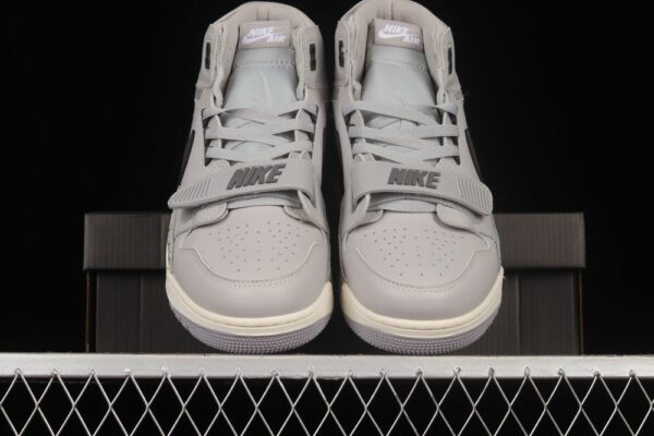 AJ Legacy 312 Mid Wolf Grey AT4040-002