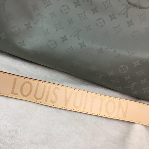 New Arrival L*V Handbag 242