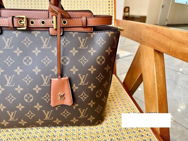 New Arrival LV Handbag L750
