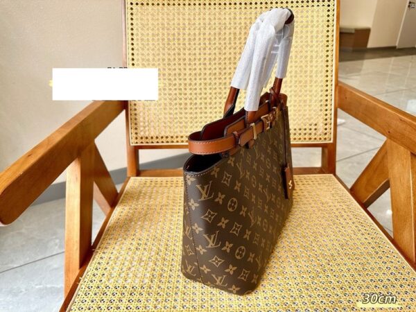 New Arrival LV Handbag L750