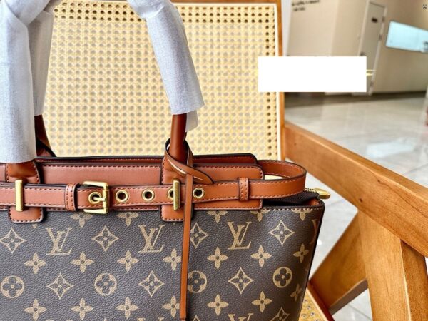 New Arrival LV Handbag L750