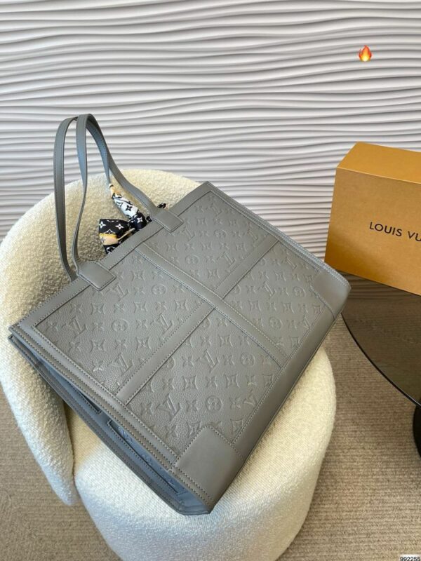 New Arrival LV Handbag L725