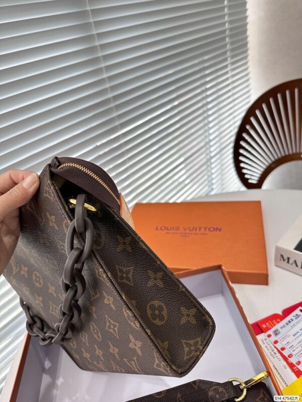 New Arrival LV Handbag L695