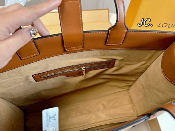 New Arrival LV Handbag L690