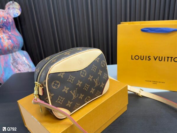 New Arrival LV Handbag L676
