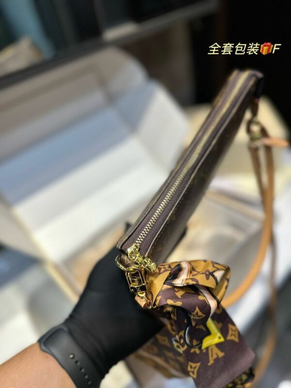 New Arrival LV Handbag L670
