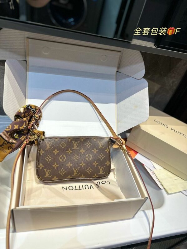 New Arrival LV Handbag L670