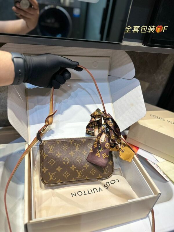 New Arrival LV Handbag L670