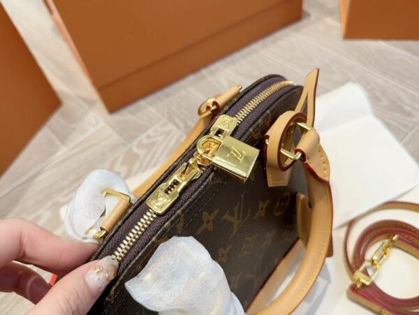 New Arrival LV Handbag L656
