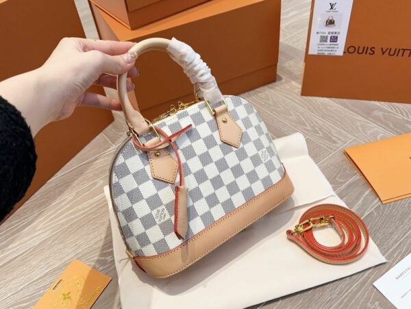 New Arrival LV Handbag L656