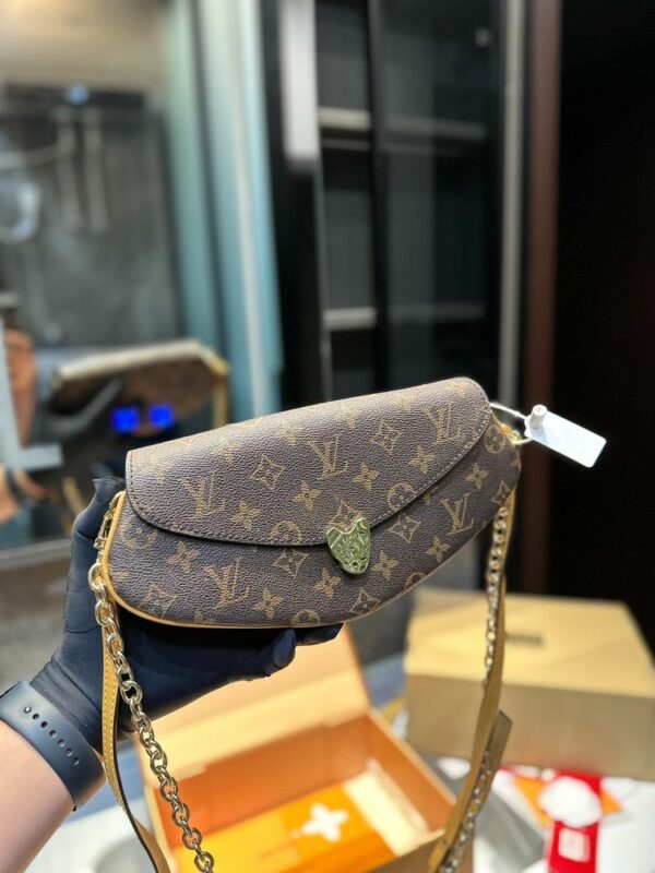 New Arrival LV Handbag L635