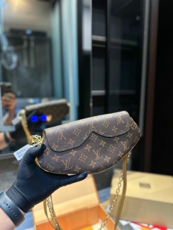 New Arrival LV Handbag L635