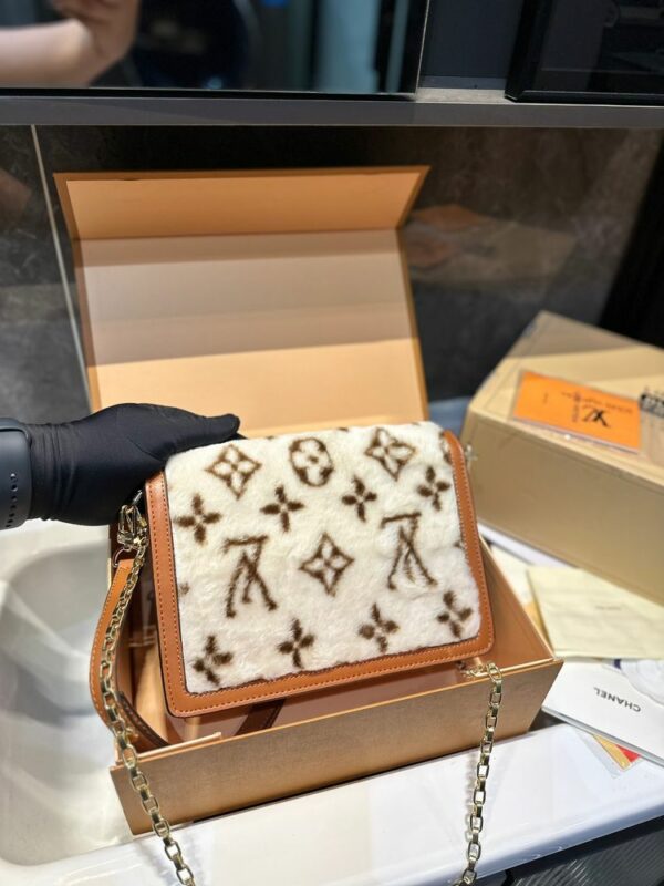 New Arrival LV Handbag L621