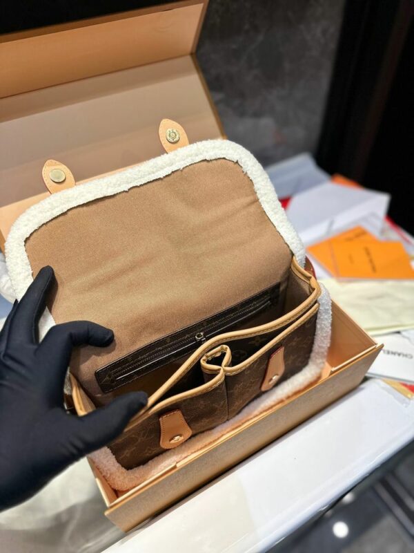 New Arrival LV Handbag L620