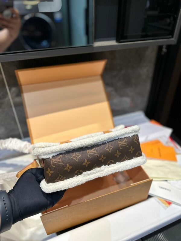New Arrival LV Handbag L620
