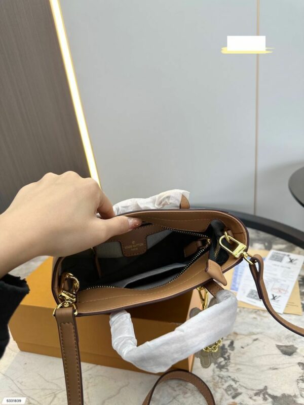 New Arrival LV Handbag L550
