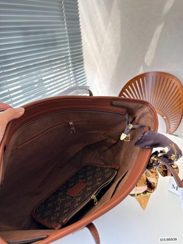 New Arrival LV Handbag L424