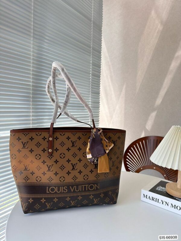 New Arrival LV Handbag L424