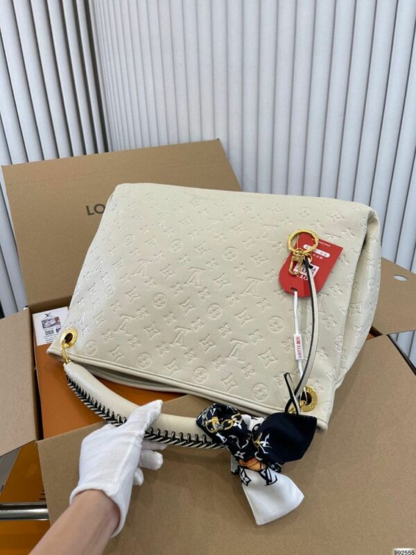 New Arrival LV Handbag L418
