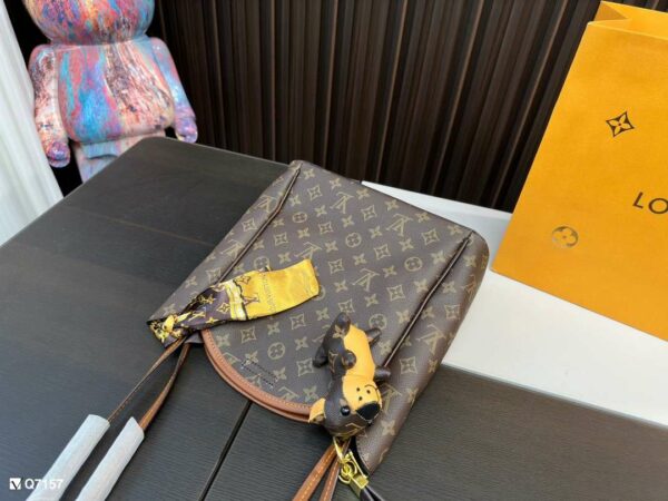 New Arrival LV Handbag L405
