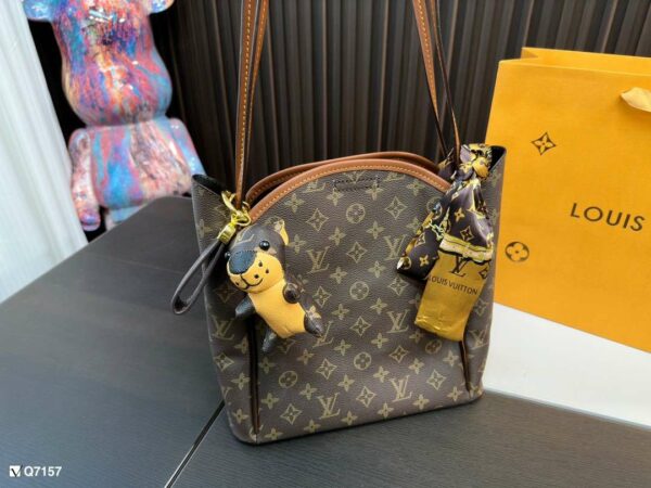 New Arrival LV Handbag L405