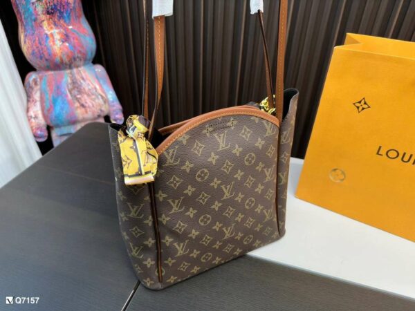 New Arrival LV Handbag L405