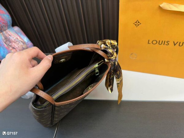 New Arrival LV Handbag L405