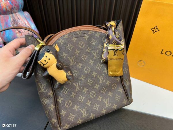 New Arrival LV Handbag L405