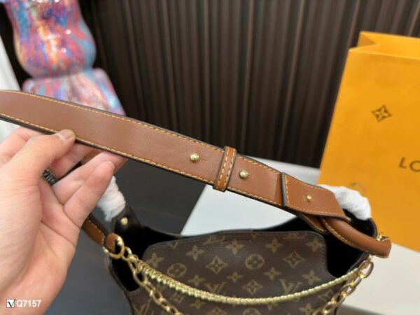 New Arrival LV Handbag L404