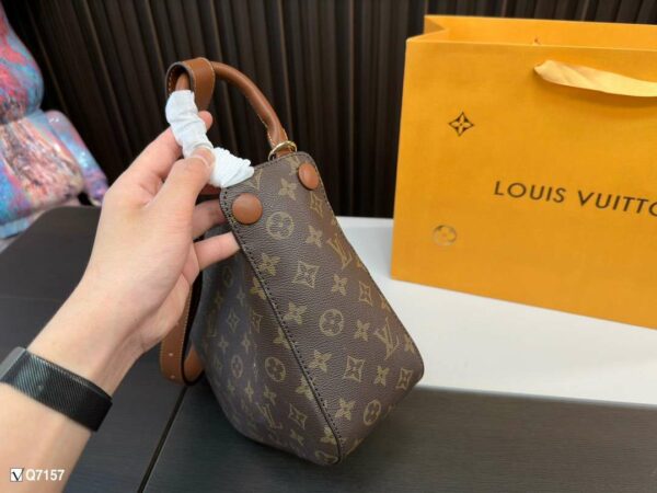New Arrival LV Handbag L404