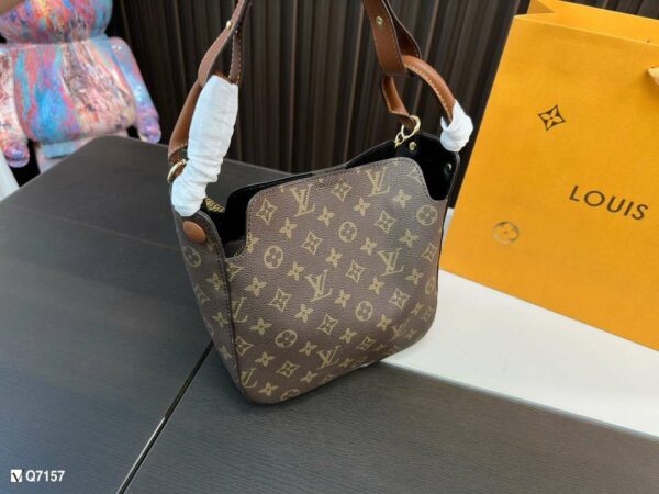 New Arrival LV Handbag L404